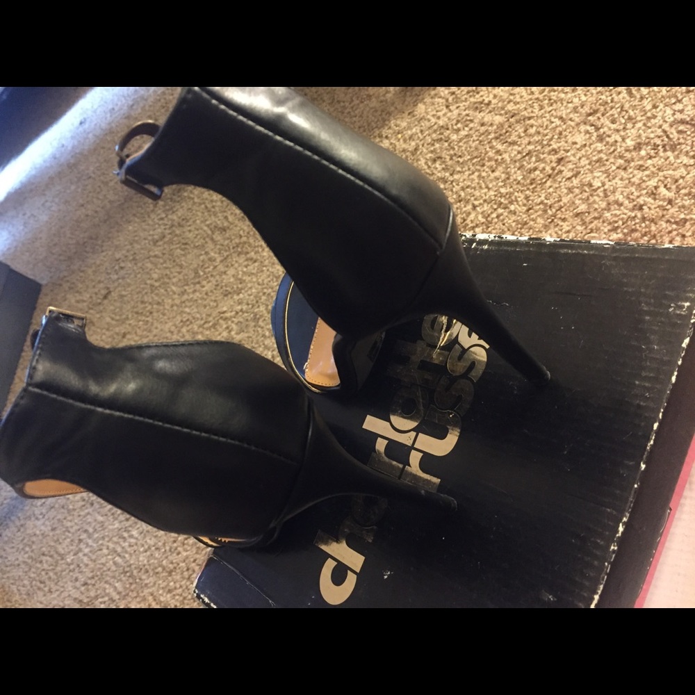 Heels - Picture 4 of 5